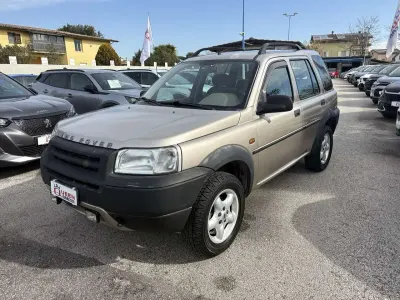Usata Land Rover Freelander 111 CV (81 kW) 2001 Oro SUV