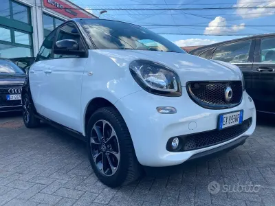 Usata Smart ForFour Passion 71 CV (52 kW) 2014 Bianco Utilitaria