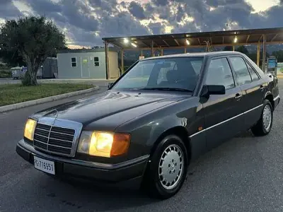 Usata Mercedes E200 122 CV (89 kW) 1992 Berlina