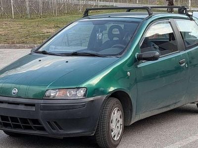 Occasion Fiat Punto 60 ch (44 kW) 2000 Vert Citadine