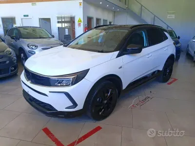 Usata Opel Grandland X GS Line 131 CV (96 kW) 2022 Bianco SUV
