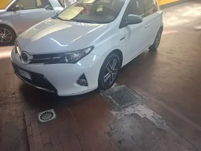 Usata Toyota Auris Hybrid