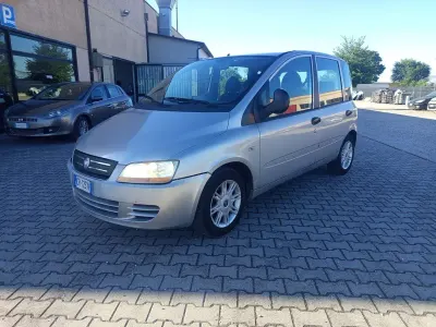 Begagnad Fiat Multipla Dynamic 116 HK (85 kW) 2004 Grå Minibuss