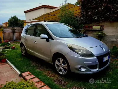 Usata Renault Scénic III 110 CV (80 kW) 2010 Grigio Monovolume