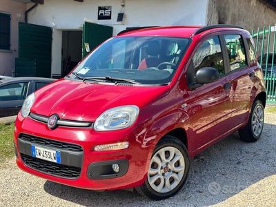 Usata Fiat Panda Lounge 85 CV (62 kW) 2014 Rosso Utilitaria