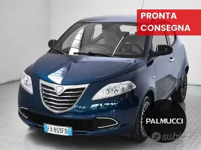Usata Lancia Ypsilon Platinum 69 CV (50 kW) 2015 Blu Utilitaria