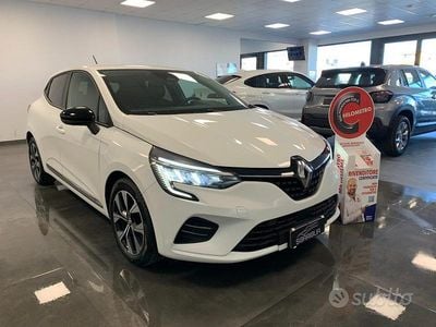 Usata Renault Clio V Initiale Paris 101 CV (74 kW) 2022 Bianco Berlina
