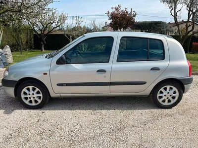 Usata Renault Clio II 2000 Berlina