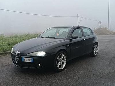 Usata Alfa Romeo 147 105 CV (77 kW) 2007 Nero Utilitaria