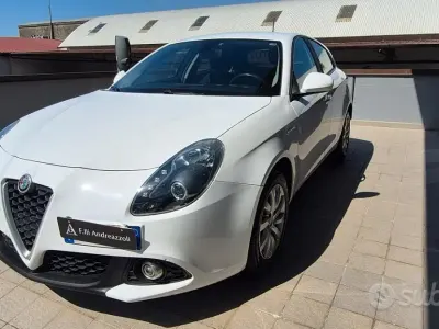 Usata Alfa Romeo Giulietta Super 120 CV (88 kW) 2016 Bianco Utilitaria