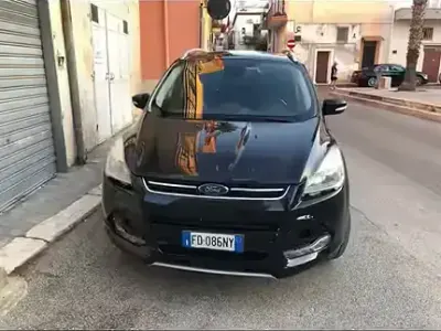 Usata Ford Kuga Titanium 120 CV (88 kW) 2016 Nero SUV