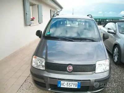 Usata Fiat Panda Dynamic 69 CV (50 kW) 2012 Grigio Utilitaria