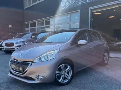 Usata Peugeot 208 Allure 115 CV (84 kW) 2013 Marrone Utilitaria