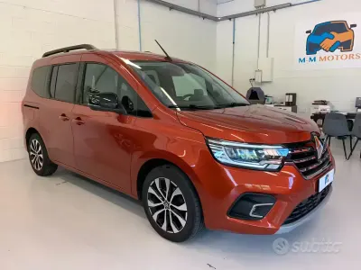 Usata Renault Kangoo Edition One 95 CV (69 kW) 2022 Rosso Monovolume
