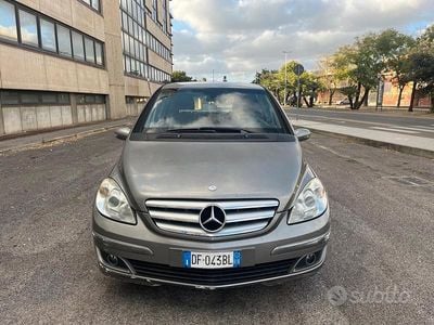 Mercedes B180