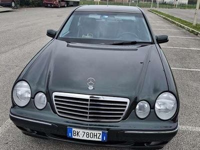 Usata Mercedes E220 Avantgarde 143 CV (105 kW) 2000 Berlina
