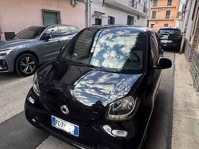 Begagnad Smart ForFour 71 HK (52 kW) 2015 Svart Halvkombi