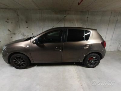 Usata Dacia Sandero Comfort 90 CV (66 kW) 2019 Marrone Berlina