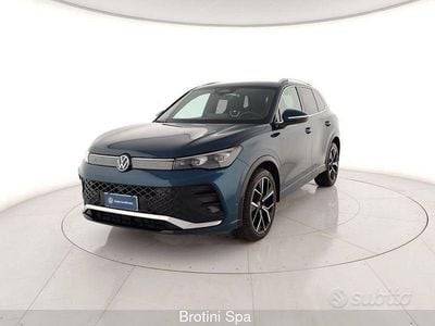Usata VW Tiguan R-line 150 CV (110 kW) 2024 Blu metallizzato SUV