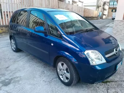 Usata Opel Meriva Cosmo 101 CV (74 kW) 2005 Blu Monovolume