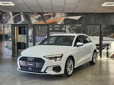 Gebraucht Audi A3 Ambiente 116 PS (85 kW) 2021 Weiß Limousine
