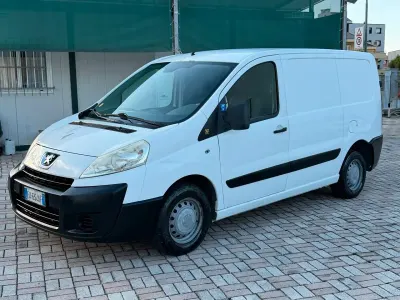 Gebraucht Peugeot Expert 89 PS (65 kW) 2010 Weiß Van