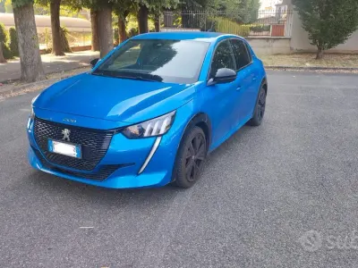 Usata Peugeot 208 GT-line 102 CV (75 kW) 2023 Bluazzurro Utilitaria