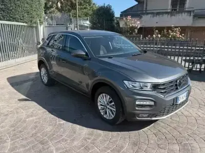 Usata VW T-Roc Business 116 CV (85 kW) 2021 Grigio SUV