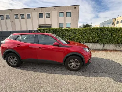 Usata Peugeot 2008 102 CV (75 kW) 2020 Rosso SUV