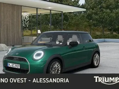 Usata Mini Cooper Favoured 156 CV (114 kW) 2024 Verde Utilitaria