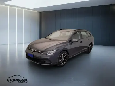 Usata VW Golf VIII Life 110 CV (80 kW) 2021 Grigio metallizzato scuro Station wagon