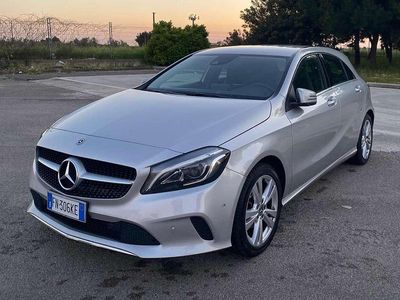 Usata Mercedes A180 109 CV (80 kW) 2018 Argento Berlina