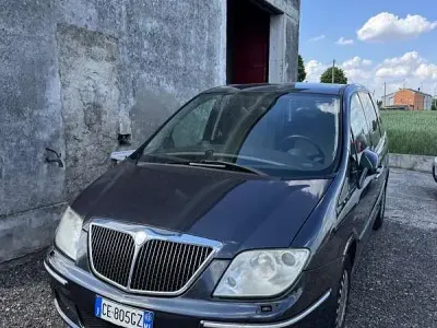 Käytetty Lancia Phedra 128 HP (94 kW) 2003 Tila-auto