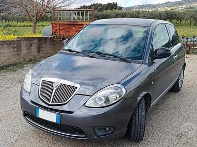 Usata Lancia Ypsilon 75 CV (55 kW) 2011 Grigio Utilitaria