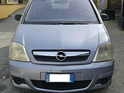 Usata Opel Meriva 90 CV (66 kW) 2010 Grigio Monovolume