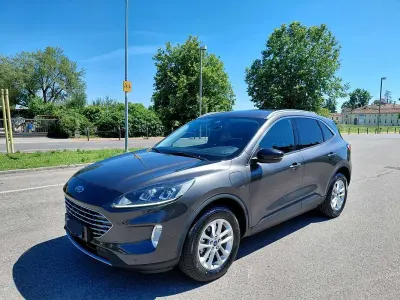 Usata Ford Kuga Titanium 152 CV (111 kW) 2021 Grigio SUV