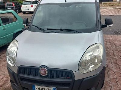 Usata Fiat Doblò 100 CV (73 kW) 2012 Grigio Monovolume