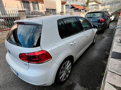Usata VW Golf VI 105 CV (77 kW) 2011 Bianco Utilitaria