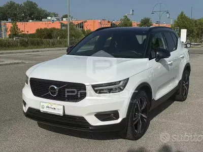 Usata Volvo XC40 R-Design 150 CV (110 kW) 2018 Bianco SUV
