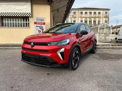 Usata Renault Captur Techno 101 CV (74 kW) 2025 Rosso deseo SUV