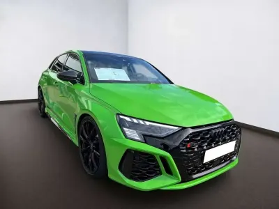 Usata Audi RS3 Ambiente 460 CV (338 kW) 2025 Verde kyalami metallizzato Berlina