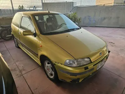 Usata Fiat Punto 133 CV (97 kW) 1994 Oro Berlina