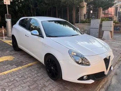 Usata Alfa Romeo Giulietta Super 120 CV (88 kW) 2016 Bianco Utilitaria
