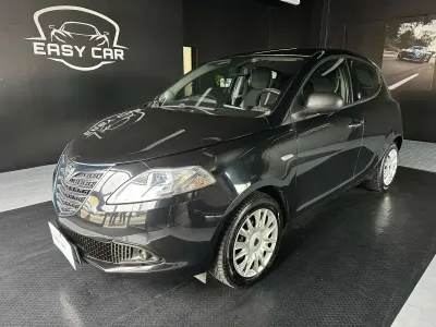 Usata Lancia Ypsilon 69 CV (50 kW) 2014 Nero Utilitaria