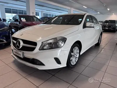 Usata Mercedes A180 109 CV (80 kW) 2016 Bianco Berlina
