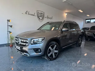Usata Mercedes GLB200 150 CV (110 kW) 2021 Grigio SUV