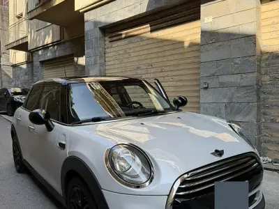 Usata Mini Cooper D 116 CV (85 kW) 2016 Grigio Utilitaria