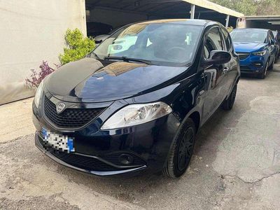 Usado Lancia Ypsilon Gold 69 CV (50 kW) 2020 Vari colori Utilitario
