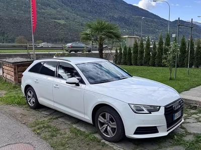 Usado Audi A4 150 CV (110 kW) 2017 Blanco Familiar