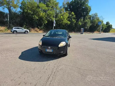 Usata Fiat Grande Punto 77 CV (56 kW) 2008 Nero Utilitaria